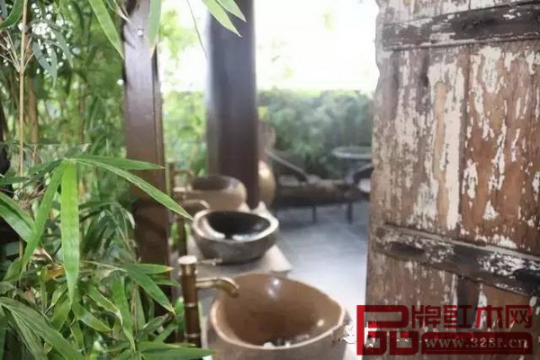 紅博城充分考慮廁所與整體建筑環境的相輔問題,因地制宜,別具一格,找到了環保、智慧、人文、休閑的最佳組合方式 紅博城充分考慮廁所與整體建筑環境的相輔問題,因地制宜,別具一格,找到了環保、智慧、人文、休閑的最佳組合方式