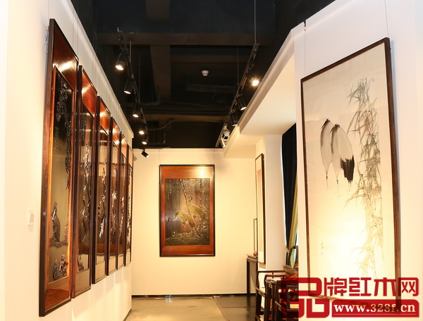 泰和園所藏的木雕藝術精品,以“深圳文化名片”的絲翎檀雕為主 泰和園所藏的木雕藝術精品,以“深圳文化名片”的絲翎檀雕為主