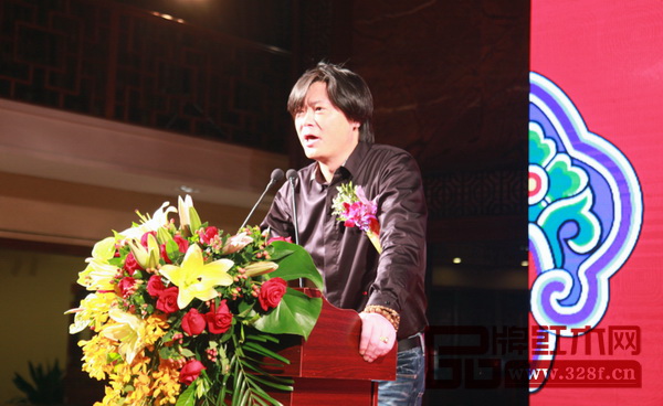 紅古軒煙臺經銷商于全宏在紅古軒“云龍”品牌發布會上進行分享 紅古軒煙臺經銷商于全宏在紅古軒“云龍”品牌發布會上進行分享