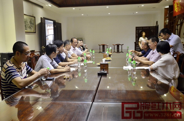 廣東省科協和中山市科協一行在大涌美術館召開現場座談會 廣東省科協和中山市科協一行在大涌美術館召開現場座談會