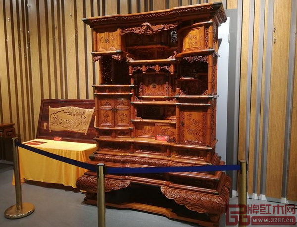 2017年江蘇(如東)“洋口港”杯工藝美術精品大賽參展作品《貴妃多寶圖》 2017年江蘇(如東)“洋口港”杯工藝美術精品大賽參展作品《貴妃多寶圖》