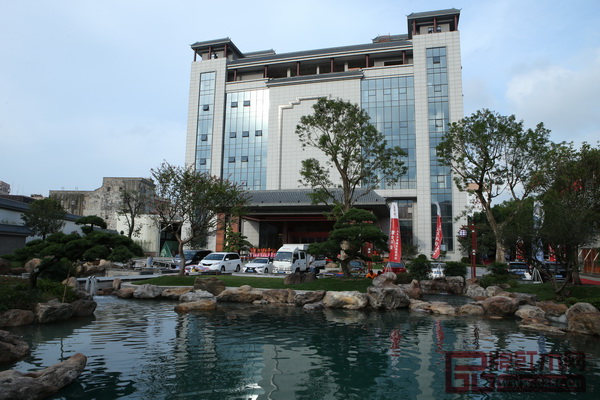 中國國壽紅木家居文化藝術館外景大氣雄偉 中國國壽紅木家居文化藝術館外景大氣雄偉