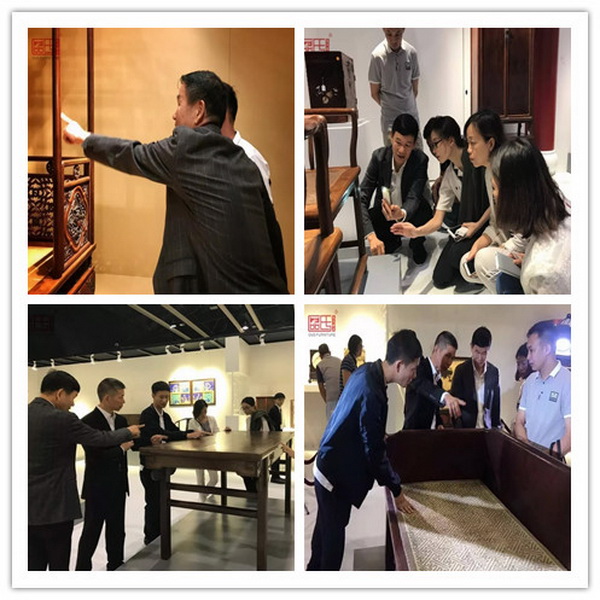 區氏臻品團隊在2017香港“木趣居-家具中的嘉具”展覽上仔細觀看和研究家具 區氏臻品團隊在2017香港“木趣居-家具中的嘉具”展覽上仔細觀看和研究家具