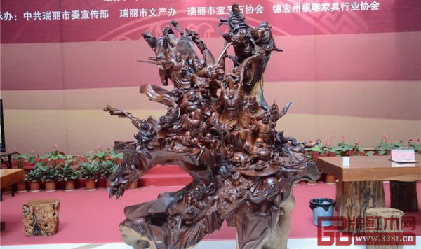 參選中國(guó)·瑞麗“神工獎(jiǎng)”評(píng)選的根雕作品 參選中國(guó)·瑞麗“神工獎(jiǎng)”評(píng)選的根雕作品