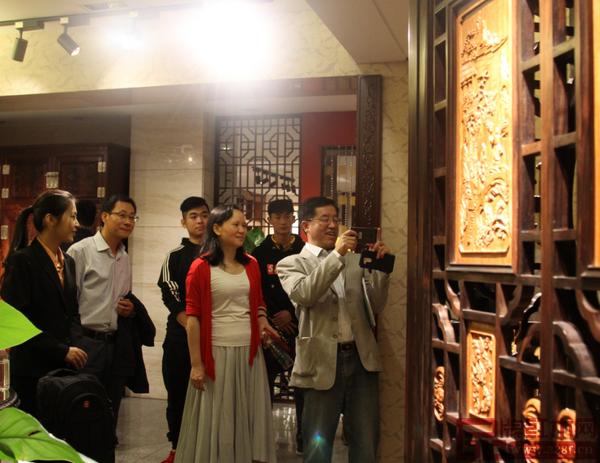 江蘇省鎮(zhèn)江市與丹陽市貴賓一行參觀紅古軒 江蘇省鎮(zhèn)江市與丹陽市貴賓一行參觀紅古軒