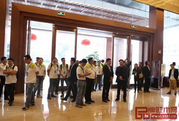 馬中友好協會企業交流團參觀國壽紅木藝術館 馬中友好協會企業交流團參觀國壽紅木藝術館