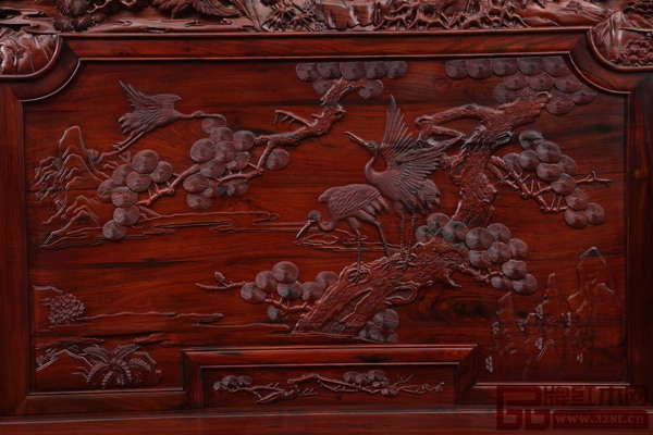 重視景物細節的刻畫,御乾堂紅木保證每件家具都是精品 重視景物細節的刻畫,御乾堂紅木保證每件家具都是精品
