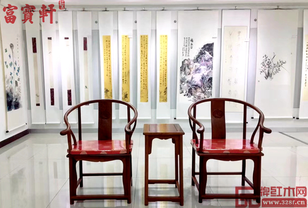 富寶軒紅木皇宮椅與書畫相互映襯 富寶軒紅木皇宮椅與書畫相互映襯