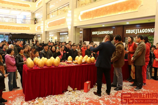 上海老周家居20周年慶典暨感恩大回饋鉅惠活動慶典現場熱鬧非凡 上海老周家居20周年慶典暨感恩大回饋鉅惠活動慶典現場熱鬧非凡
