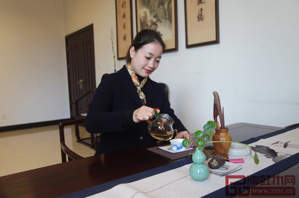 新明紅木銷售部經理魯成 新明紅木銷售部經理魯成
