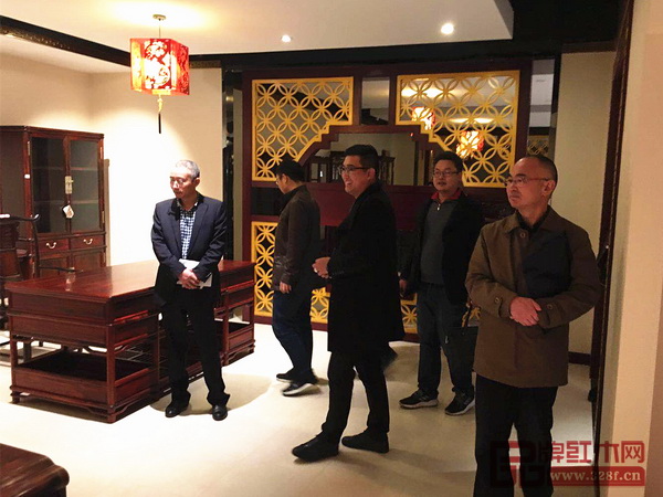 浙江省安監局職衛處檢察專員蔣志法一行對御乾堂職業衛生進行驗收 浙江省安監局職衛處檢察專員蔣志法一行對御乾堂職業衛生進行驗收