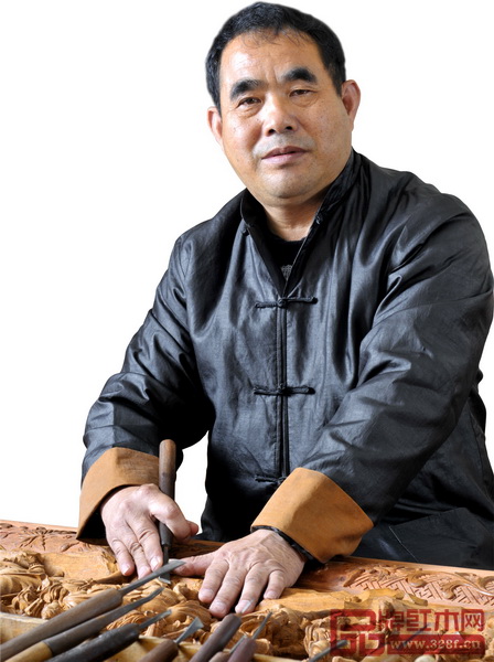 工藝美術(shù)大師、鴻庭軒董事長(zhǎng)陳戴青 工藝美術(shù)大師、鴻庭軒董事長(zhǎng)陳戴青