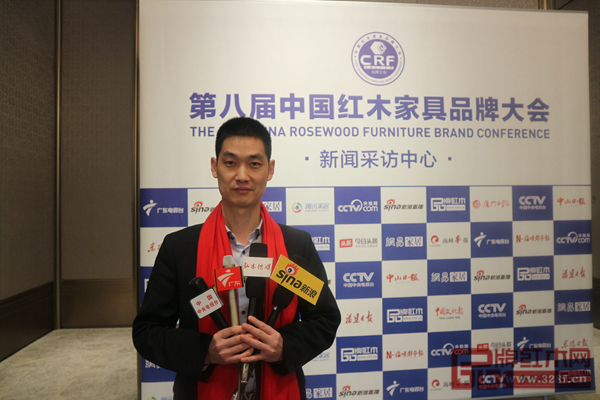 明堂紅木營銷總監張德斌接受各大媒體采訪 明堂紅木營銷總監張德斌接受各大媒體采訪