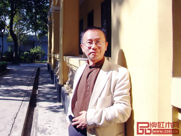 全聯(lián)藝術(shù)紅木家具專業(yè)委員會專家顧問、北京故宮博物院研究員周京南