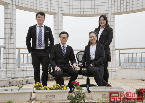 弘木傳媒東陽辦全體員工恭祝全國紅木家具企業財源廣進,2018年持續讓東陽紅木更深入人心 弘木傳媒東陽辦全體員工恭祝全國紅木家具企業財源廣進,2018年持續讓東陽紅木更深入人心