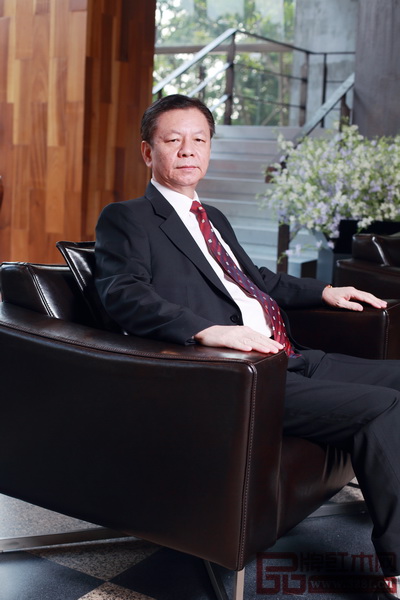 中國傳統(tǒng)工藝大師、東莞國壽紅木董事長陳國壽 中國傳統(tǒng)工藝大師、東莞國壽紅木董事長陳國壽