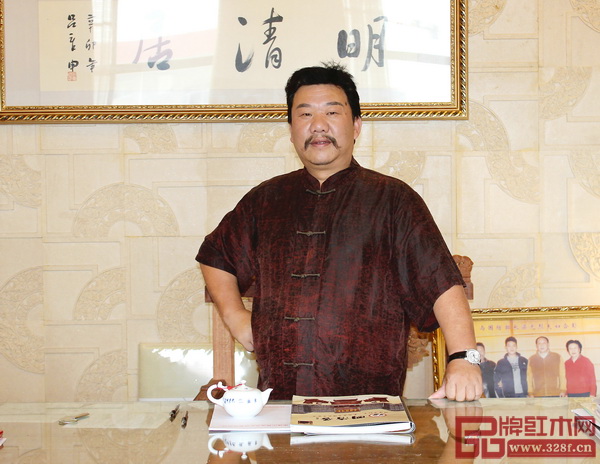 中國傳統(tǒng)工藝大師、東陽明清居董事長金彪云 中國傳統(tǒng)工藝大師、東陽明清居董事長金彪云