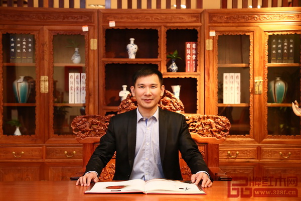 中山雍博堂紅木董事長(zhǎng)胡遠(yuǎn)廉 中山雍博堂紅木董事長(zhǎng)胡遠(yuǎn)廉