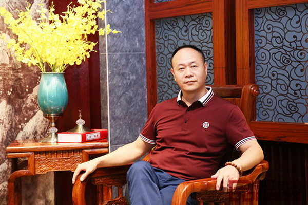 中山傳天匠董事長曾招軍 