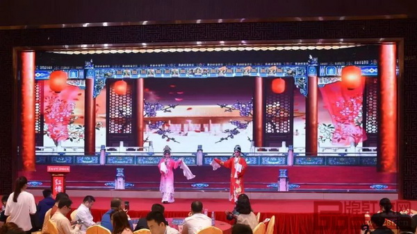 2018全國百家旅游社中山行晚會上精彩的節目表演