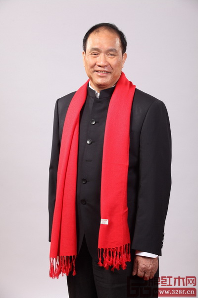 中山市鴻發家具有限公司董事長、中山市紅木家具行業協會創會會長、國家標準《紅木家具通用技術條件》主要起草人之一蕭照興 中山市鴻發家具有限公司董事長、中山市紅木家具行業協會創會會長、國家標準《紅木家具通用技術條件》主要起草人之一蕭照興