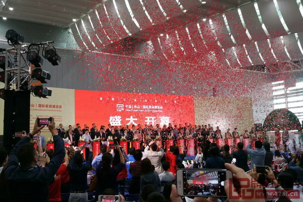 中國(guó)(佛山)國(guó)際家具博覽會(huì)開(kāi)幕式現(xiàn)場(chǎng) 中國(guó)(佛山)國(guó)際家具博覽會(huì)開(kāi)幕式現(xiàn)場(chǎng)