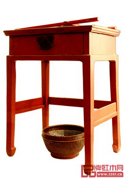 圖5繡花桌 圖5繡花桌