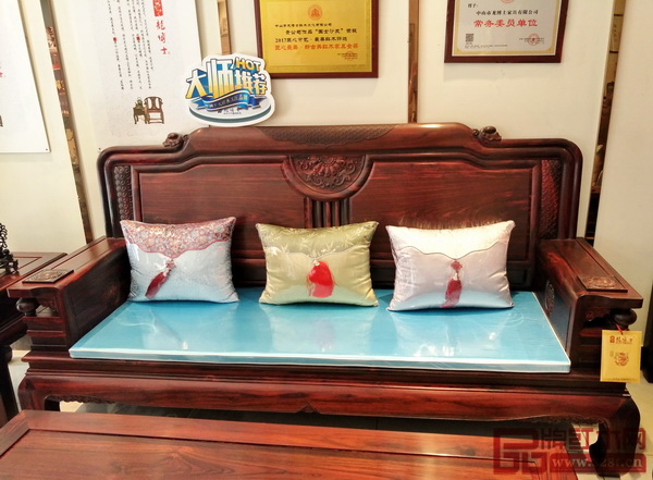 龍博士家具《博越沙發》整體搭配大氣典雅 龍博士家具《博越沙發》整體搭配大氣典雅