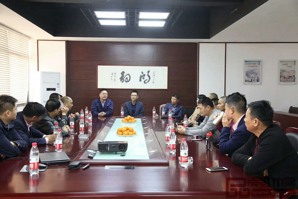東陽(yáng)市畫水鎮(zhèn)領(lǐng)導(dǎo)組織當(dāng)?shù)仄髽I(yè)參觀豪族旺家節(jié)能環(huán)保工作 東陽(yáng)市畫水鎮(zhèn)領(lǐng)導(dǎo)組織當(dāng)?shù)仄髽I(yè)參觀豪族旺家節(jié)能環(huán)保工作
