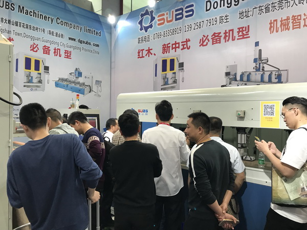  速必勝在各大展會都有很高人氣，先進的自動化生產(chǎn)設(shè)備得到海內(nèi)外用戶和代理商認可