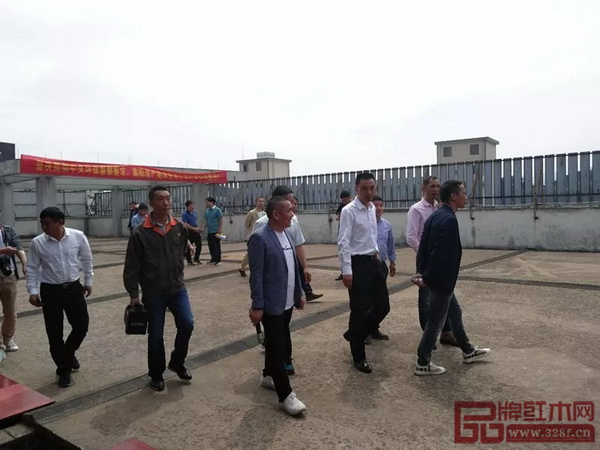 華廈·大不同董事長陳田華帶隊參觀華廈·大不同環保工程