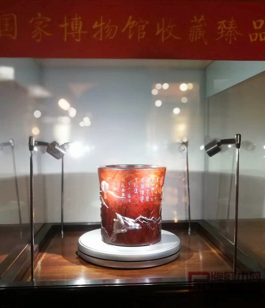 深圳泰和園被國家博物館永久收藏的《寒雀圖》筆筒 深圳泰和園被國家博物館永久收藏的《寒雀圖》筆筒