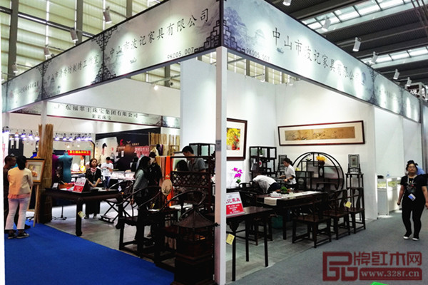 波記家具位于深圳文博會九號館的展廳 波記家具位于深圳文博會九號館的展廳