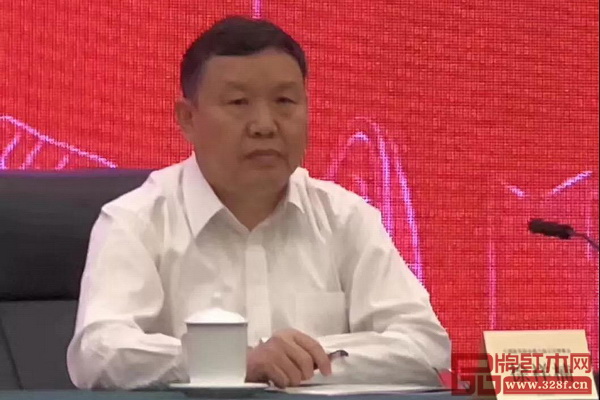 中國輕工業聯合會黨建人事部主任徐祥楠當選中國家具協會新任理事長 中國輕工業聯合會黨建人事部主任徐祥楠當選中國家具協會新任理事長