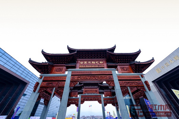 東陽歷史悠久,素有“世界木雕之都”等美稱 東陽歷史悠久,素有“世界木雕之都”等美稱