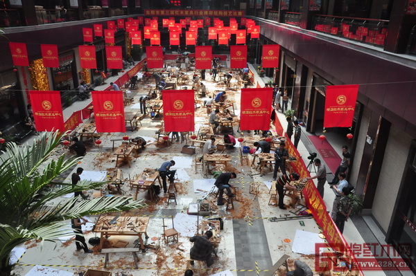 2014年，東陽市第三屆紅木家具行業榫卯結構技藝比賽現場 