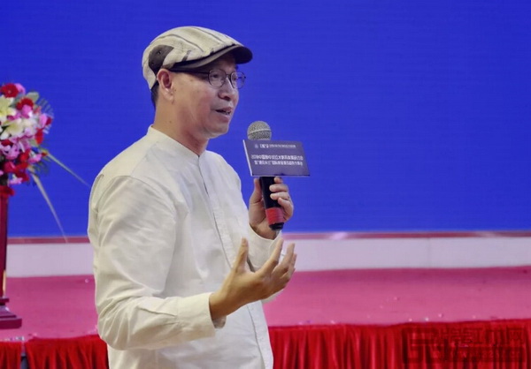 教育部教學改革示范專業“家具設計與制造”專業帶頭人彭亮 教育部教學改革示范專業“家具設計與制造”專業帶頭人彭亮