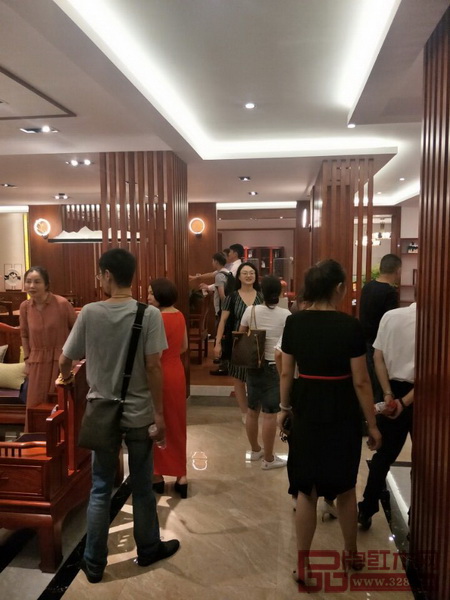 杭州金華商會成員來純本森活新展廳參觀 杭州金華商會成員來純本森活新展廳參觀