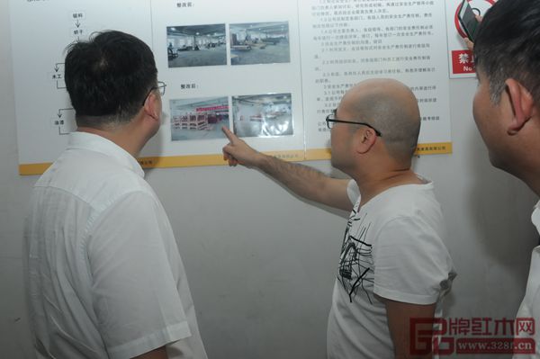 盧家藝林董事長盧嘉林向大家介紹工廠的環保建設情況 盧家藝林董事長盧嘉林向大家介紹工廠的環保建設情況