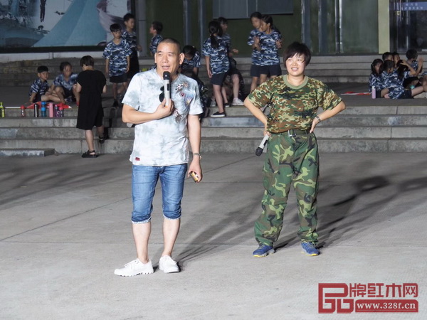 華廈·大不同董事長陳田華發表講話 華廈·大不同董事長陳田華發表講話