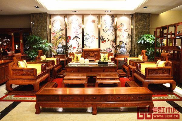 富寶軒紅木“卷書寶座沙發”，迎面而來的威嚴感