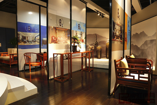 志成紅木展位設(shè)計(jì)充滿東方文化意蘊(yùn),吸睛無數(shù) 志成紅木展位設(shè)計(jì)充滿東方文化意蘊(yùn),吸睛無數(shù)