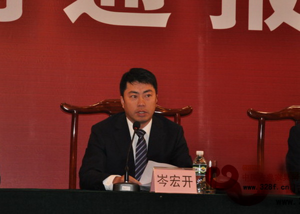 中山市人民政府副秘書長岑宏開主持新聞通報會
