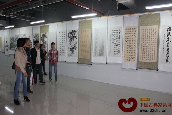河北省優秀書畫作品暨非物文化遺產作品展展廳一角