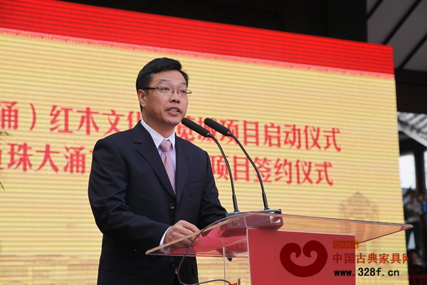 大涌鎮(zhèn)鎮(zhèn)長文衛(wèi)戈在啟動儀式上致辭