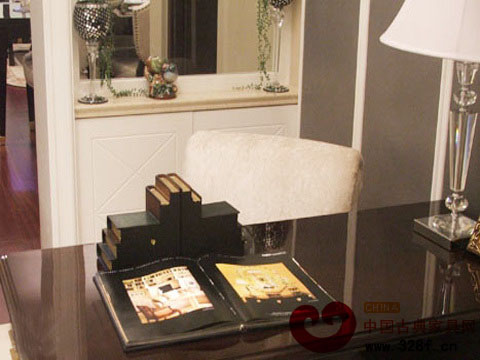 書香味十足的現(xiàn)代書房
