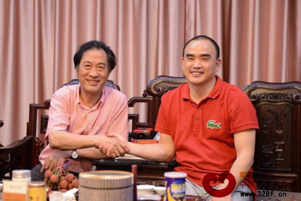 朱志悅(右)與中國工藝美術大師高公博合影