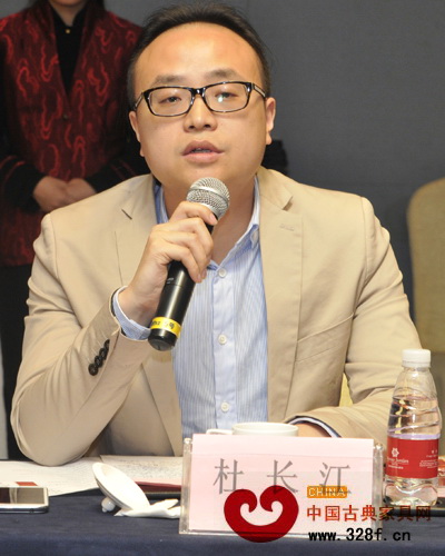 浙江卓木王紅木家俱有限公司總經理杜長江接受記者采訪