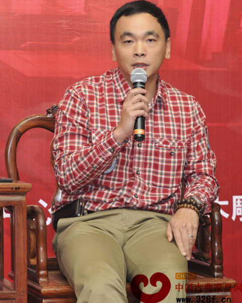 深發工藝家私(深圳)有限公司總經理謝國偉接受采訪