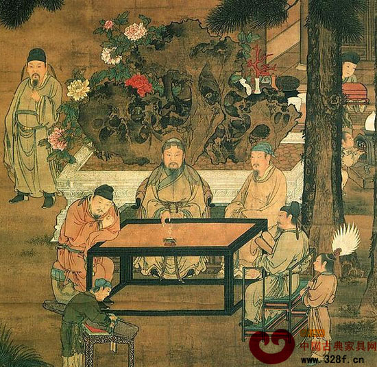 《十八學士圖》局部,右下角執扇文士所坐的文椅